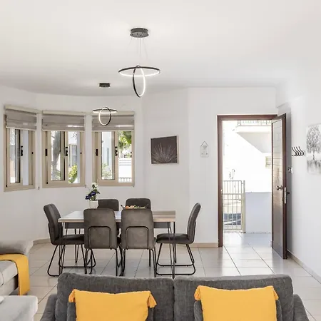 Villa Palms 32 *