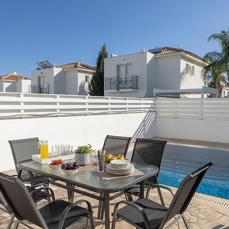 Palms 32 Protaras