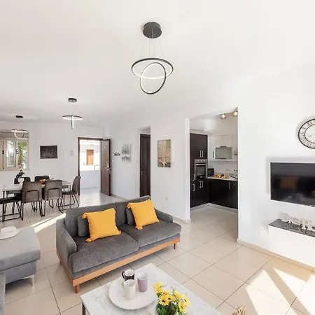 Villa Palms 32 *
