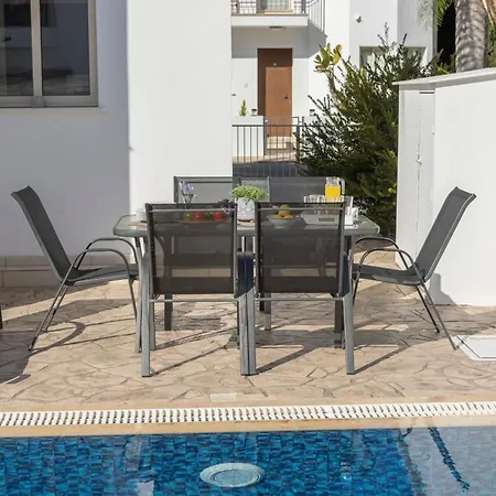Palms 32 Protaras