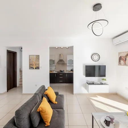 Palms 32 Protaras