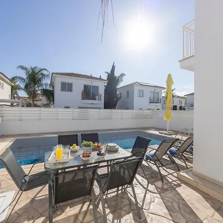Villa Palms 32 *