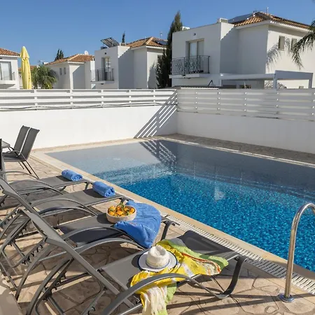 Villa Palms 32 *