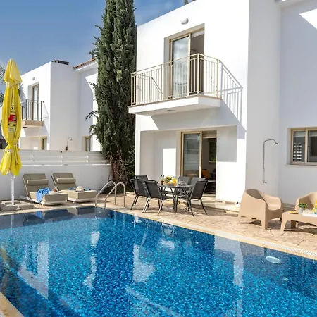 Palms 32 Protaras